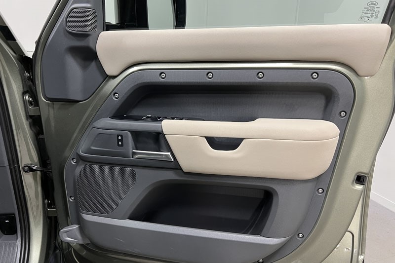 Used Land Rover Defender 2022 for sale - 78028130: Photo 21