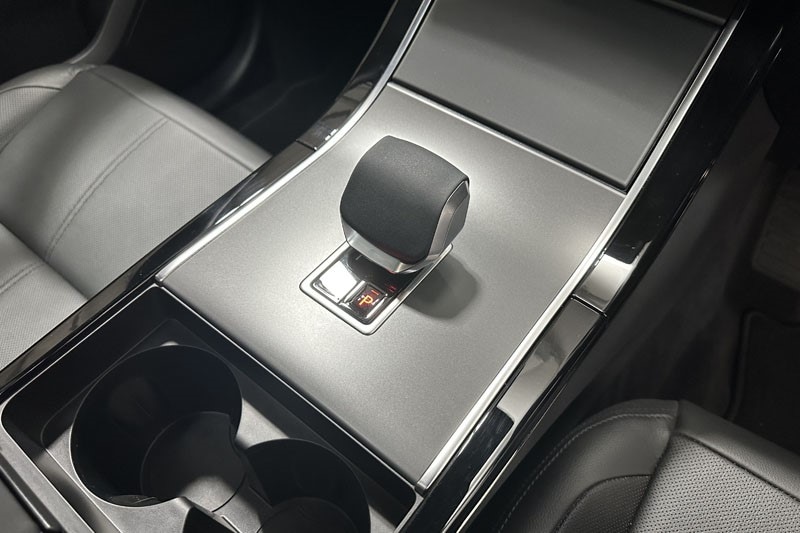 Used Land Rover Range Rover Velar 2025 for sale - 76980950: Photo 13