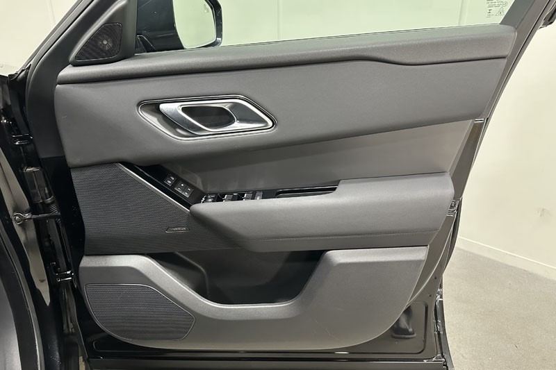 Used Land Rover Range Rover Velar 2025 for sale - 76980950: Photo 21