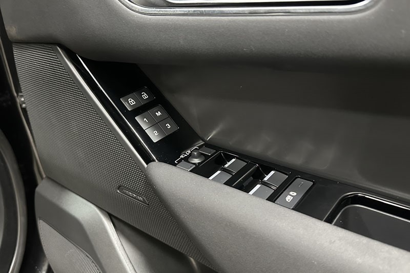 Used Land Rover Range Rover Velar 2025 for sale - 76980950: Photo 22