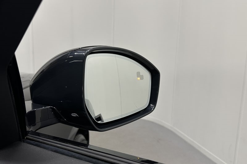 Used Land Rover Range Rover Velar 2025 for sale - 76980950: Photo 24