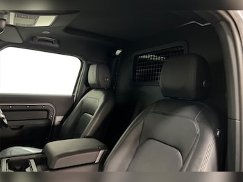 Used Land Rover Defender 2023 for sale - 78832867: Photo