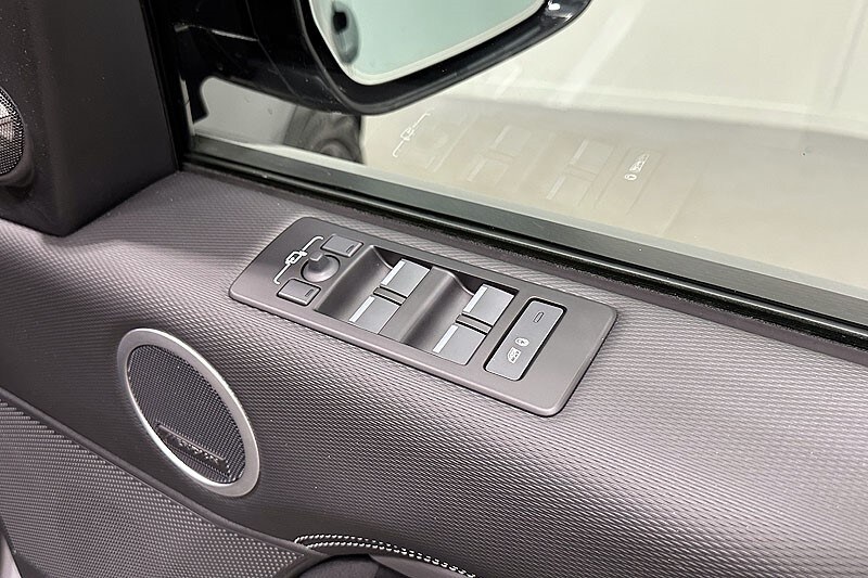 Used Land Rover Discovery 2025 for sale - 76982194: Photo 23