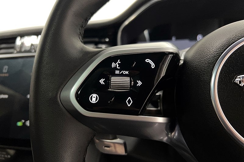 Used Jaguar F-Pace 2024 for sale - 77848225: Photo 30