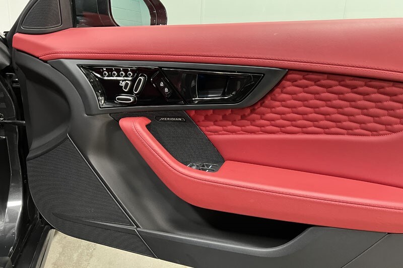 Used Jaguar F-Type 2023 for sale - 76981355: Photo 21