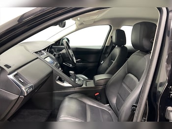 Used Jaguar E-Pace 2019 for sale - 76981817: Photo