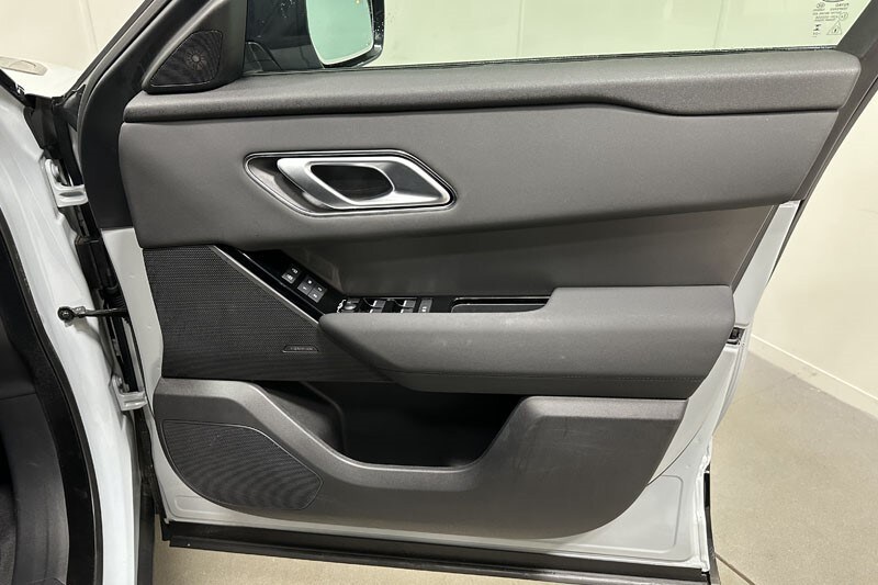 Used Land Rover Range Rover Velar 2025 for sale - 76981692: Photo 21