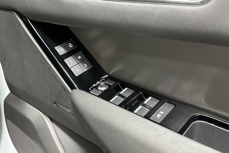 Used Land Rover Range Rover Velar 2025 for sale - 76981692: Photo 22