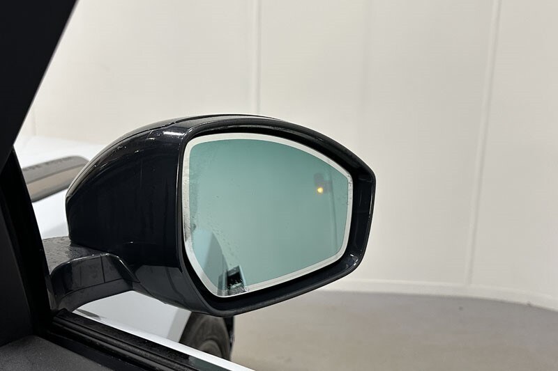 Used Land Rover Range Rover Velar 2025 for sale - 76981692: Photo 24