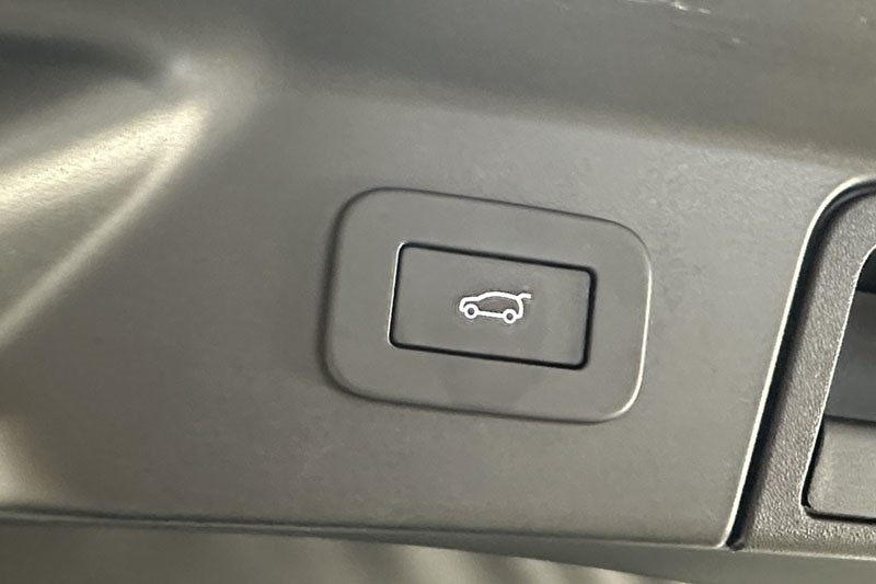 Used Land Rover Range Rover Velar 2025 for sale - 76981692: Photo 45