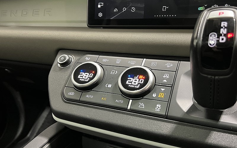 Used Land Rover Defender 2022 for sale - 76981815: Photo 32