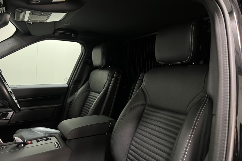 Used Land Rover Discovery 2023 for sale - 77300569: Photo 4