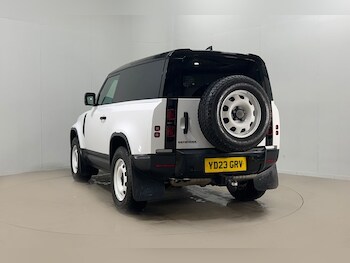 Used Land Rover Defender 2023 for sale - 77877751: Photo