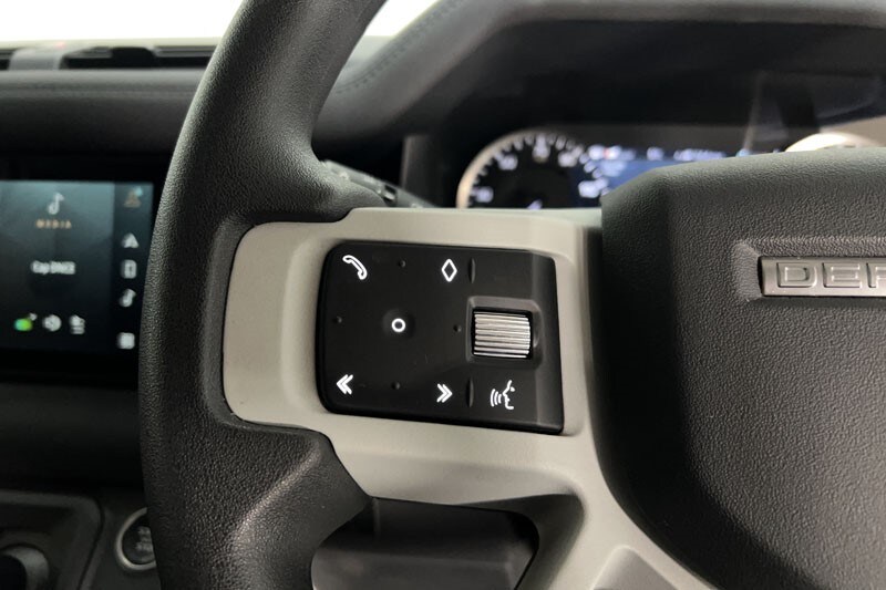 Used Land Rover Defender 2023 for sale - 77877751: Photo 30