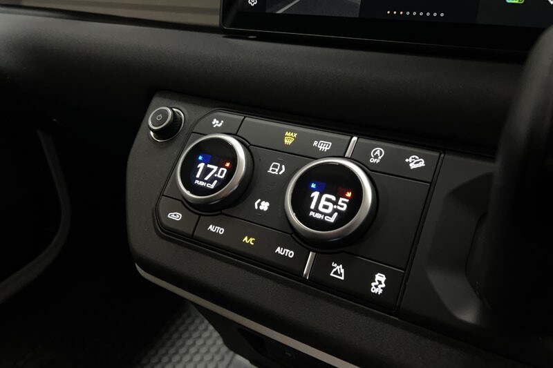 Used Land Rover Defender 2023 for sale - 77877751: Photo 31