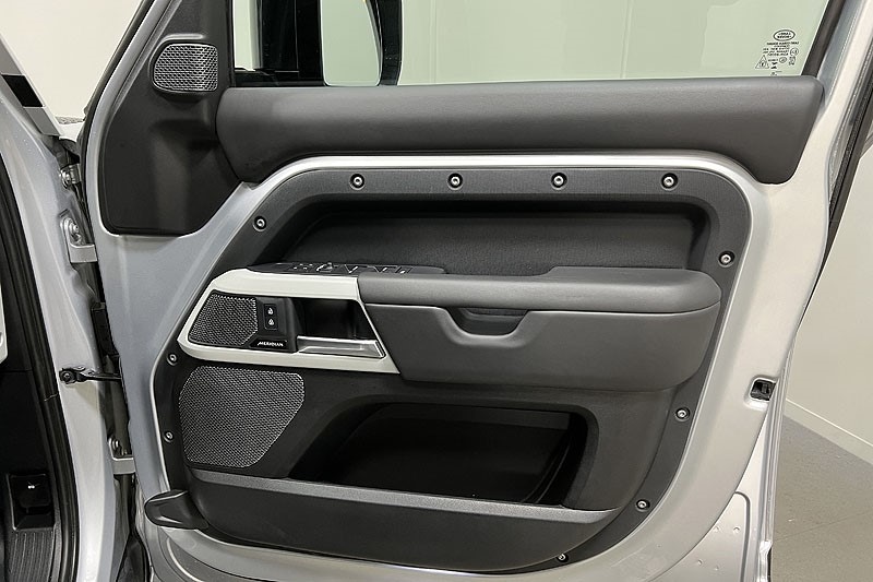 Used Land Rover Defender 2023 for sale - 77179612: Photo 21