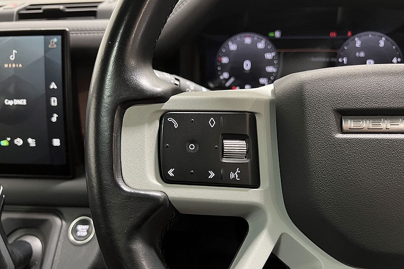 Used Land Rover Defender 2023 for sale - 77179612: Photo 30