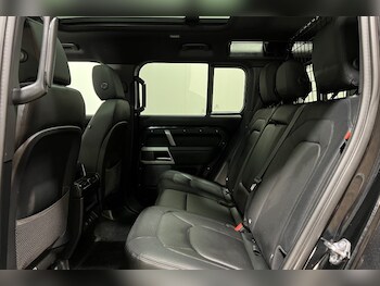 Used Land Rover Defender 2023 for sale - 77848234: Photo