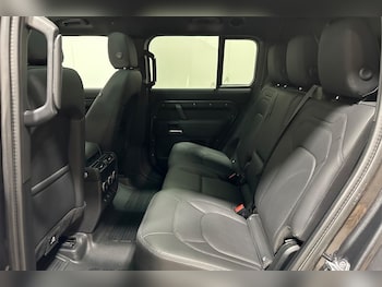 Used Land Rover Defender 2024 for sale - 78538037: Photo