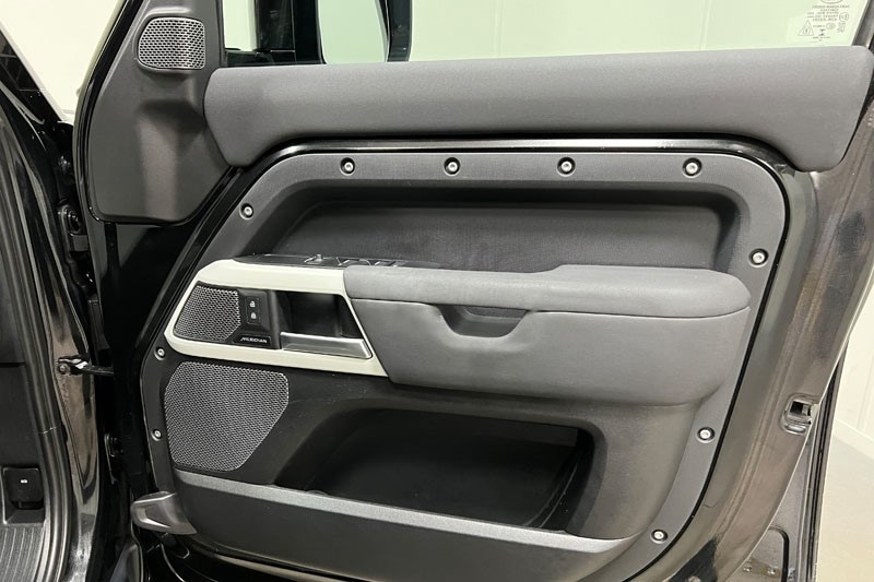 Used Land Rover Defender 2023 for sale - 77036187: Photo 21