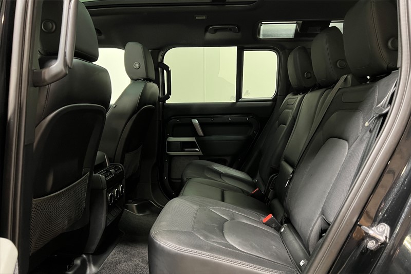 Used Land Rover Defender 2023 for sale - 77036187: Photo 4