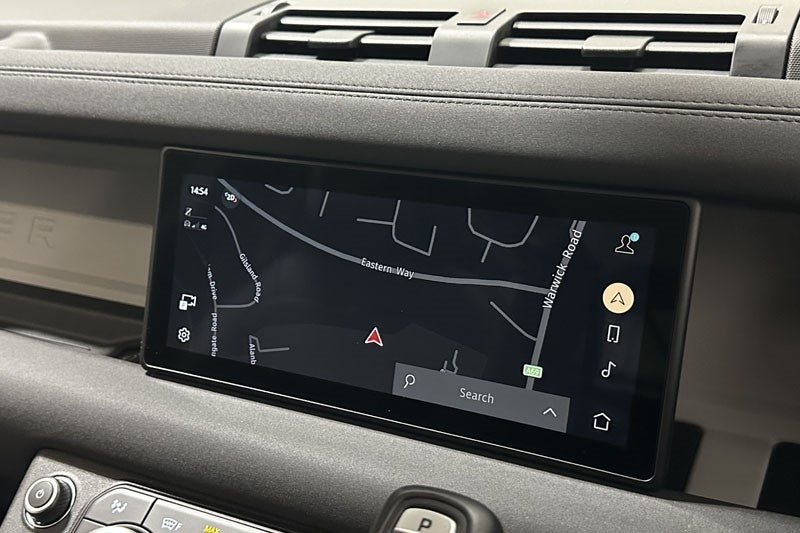 Used Land Rover Defender 2022 for sale - 76981040: Photo 11