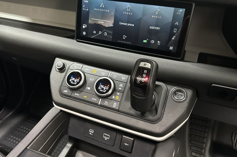 Used Land Rover Defender 2022 for sale - 76981040: Photo 13