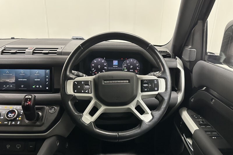 Used Land Rover Defender 2022 for sale - 76981040: Photo 15