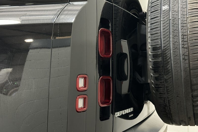 Used Land Rover Defender 2022 for sale - 76981040: Photo 19