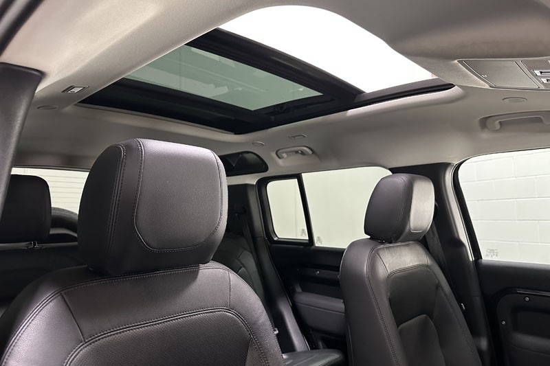 Used Land Rover Defender 2022 for sale - 76981040: Photo 26