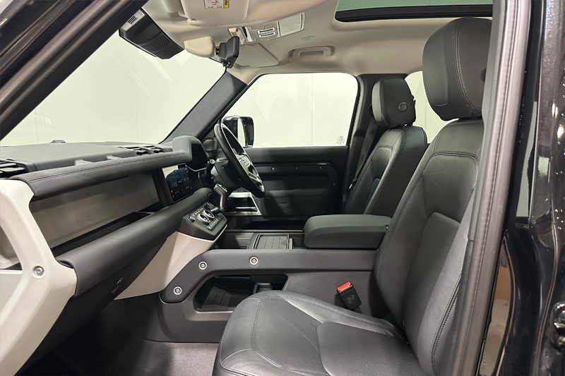 Used Land Rover Defender 2022 for sale - 76981040: Photo 3