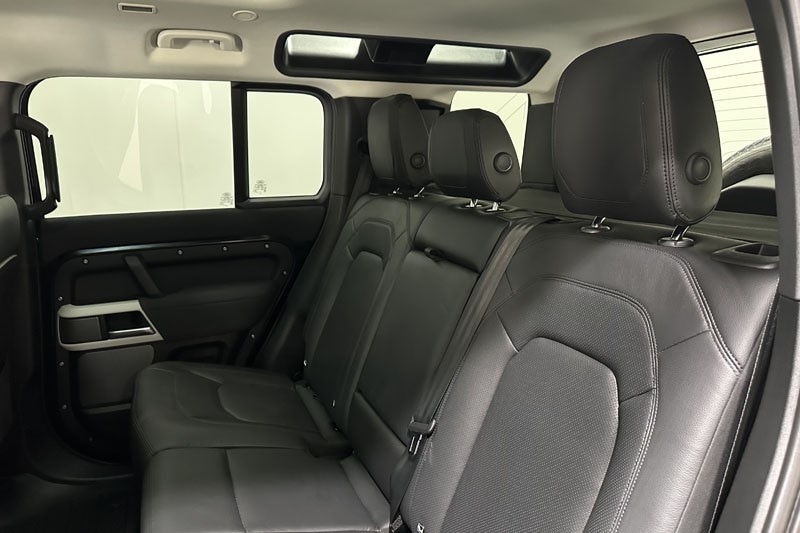 Used Land Rover Defender 2022 for sale - 76981040: Photo 43