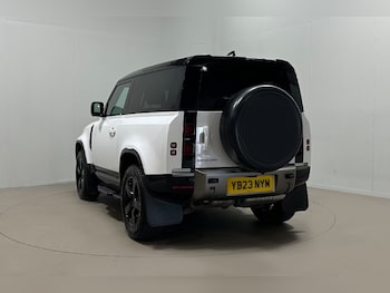 Used Land Rover Defender 2023 for sale - 79101984: Photo