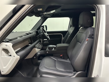 Used Land Rover Defender 2023 for sale - 79101984: Photo