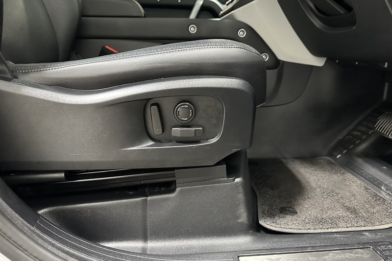 Used Land Rover Defender 2024 for sale - 78042287: Photo 25