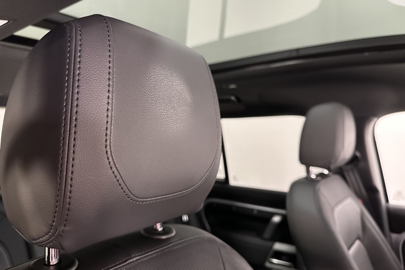 Used Land Rover Defender 2024 for sale - 78042287: Photo 28