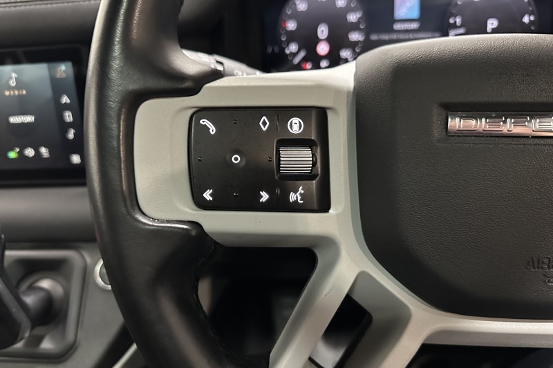 Used Land Rover Defender 2024 for sale - 78042287: Photo 31