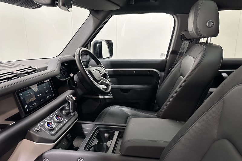 Used Land Rover Defender 2024 for sale - 78042287: Photo 38
