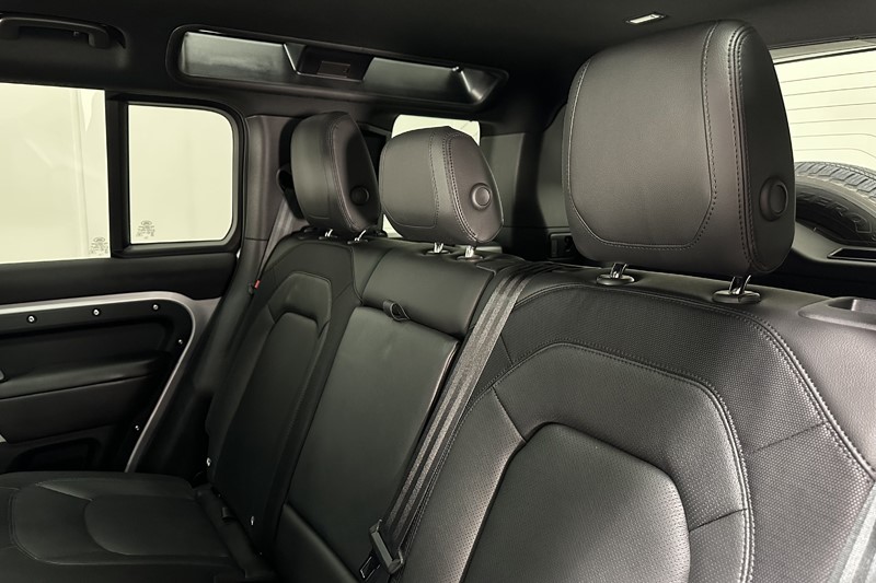 Used Land Rover Defender 2024 for sale - 78042287: Photo 41
