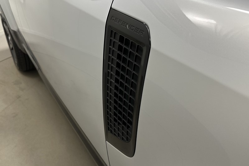 Used Land Rover Defender 2024 for sale - 78042287: Photo 51