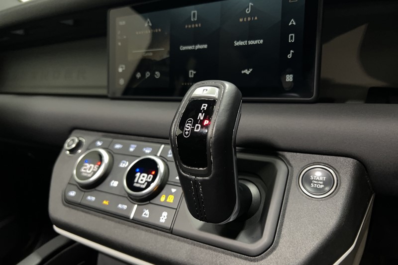 Used Land Rover Defender 2023 for sale - 77270948: Photo 13