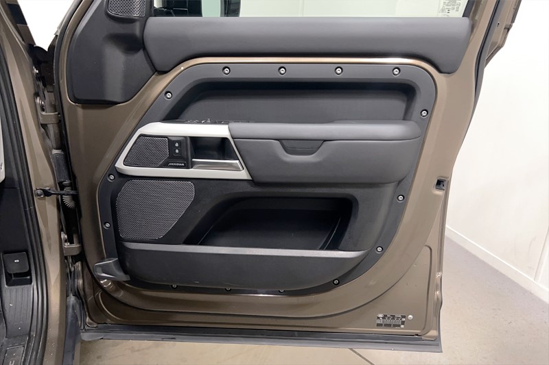 Used Land Rover Defender 2023 for sale - 77270948: Photo 21
