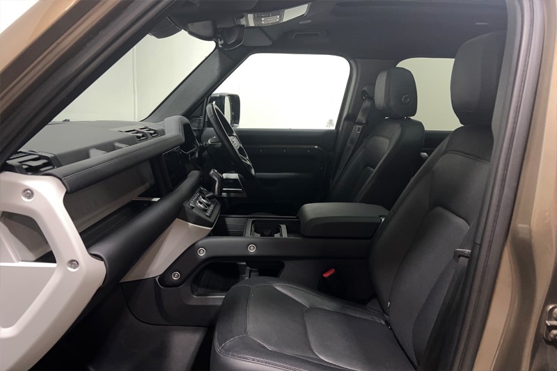 Used Land Rover Defender 2023 for sale - 77270948: Photo 3