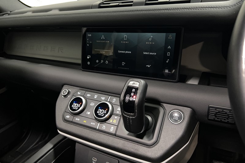 Used Land Rover Defender 2023 for sale - 77270948: Photo 32