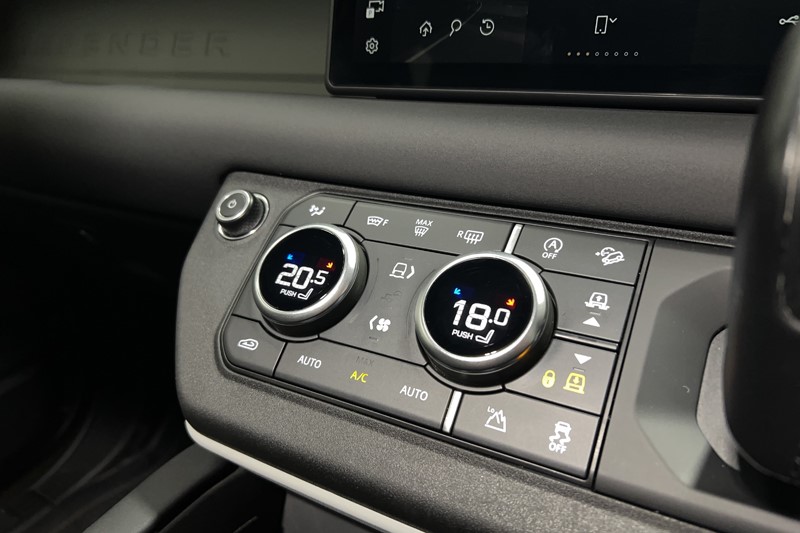 Used Land Rover Defender 2023 for sale - 77270948: Photo 33