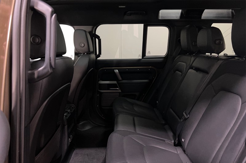 Used Land Rover Defender 2023 for sale - 77270948: Photo 4