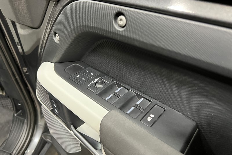 Used Land Rover Defender 2023 for sale - 77137810: Photo 22