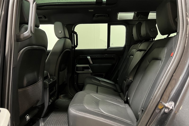 Used Land Rover Defender 2023 for sale - 77137810: Photo 4