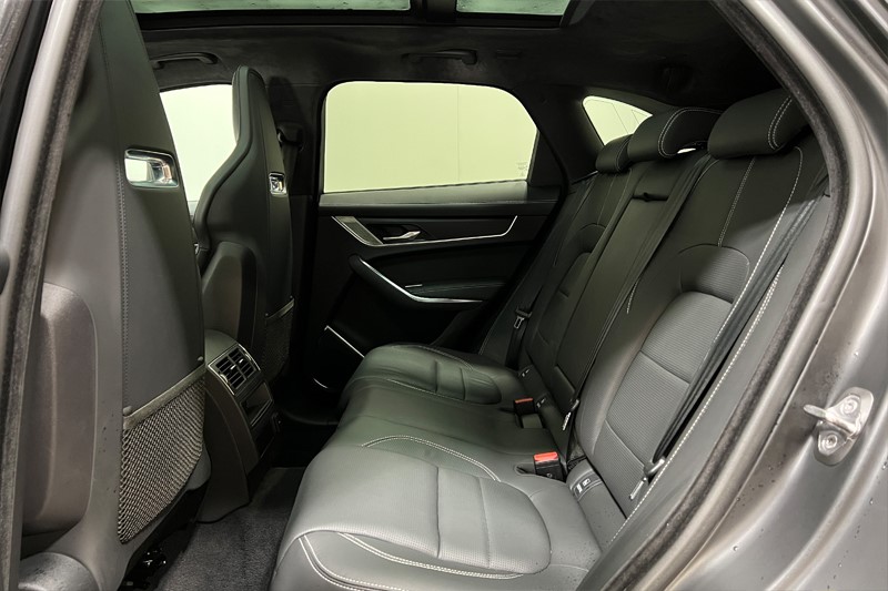 Used Jaguar F-Pace 2023 for sale - 77225279: Photo 4