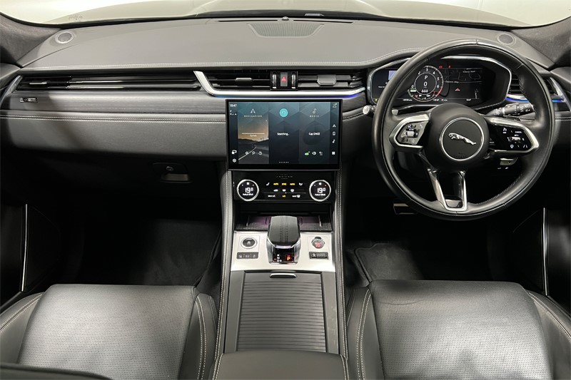 Used Jaguar F-Pace 2023 for sale - 77225279: Photo 9